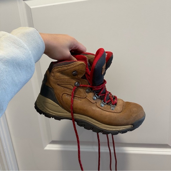 Columbia Newton Hiking Boots - Picture 2 of 7